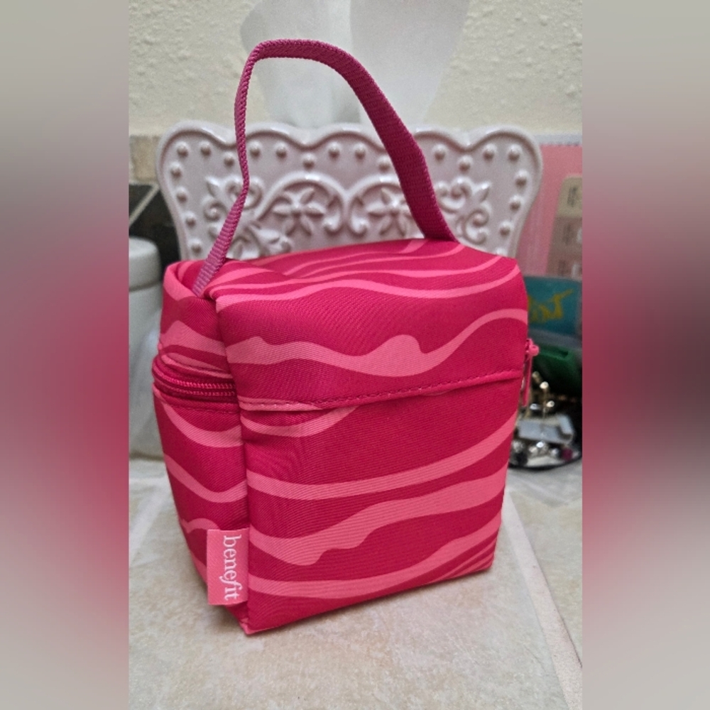 Benefit Make Up Bag - Picture 3 of 5